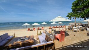 Beach lounge